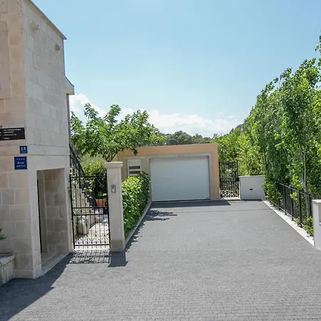 Volicija Villa *