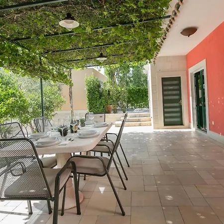 Volicija Villa