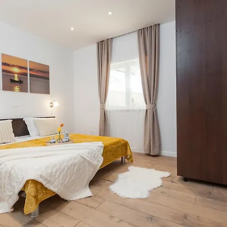 Volicija Villa Makarska