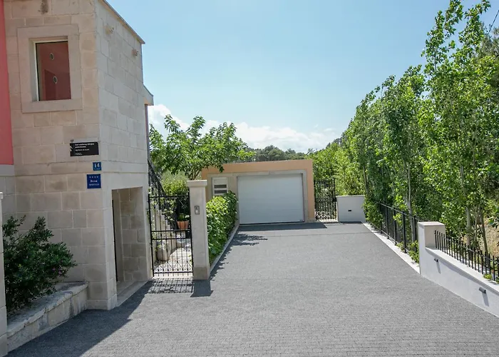Volicija Villa *