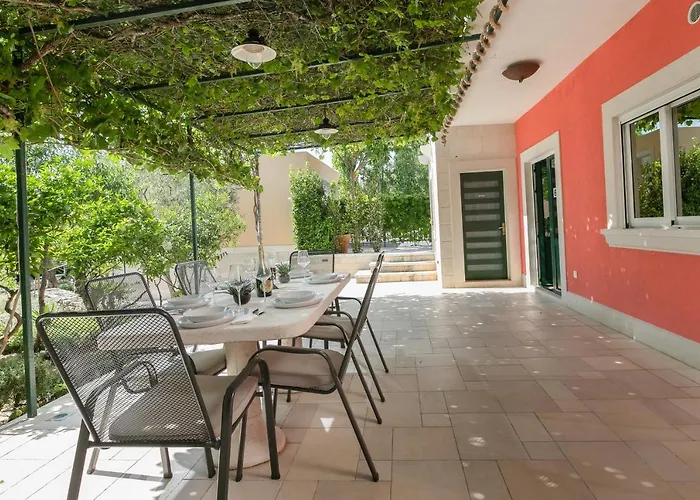 Volicija Villa